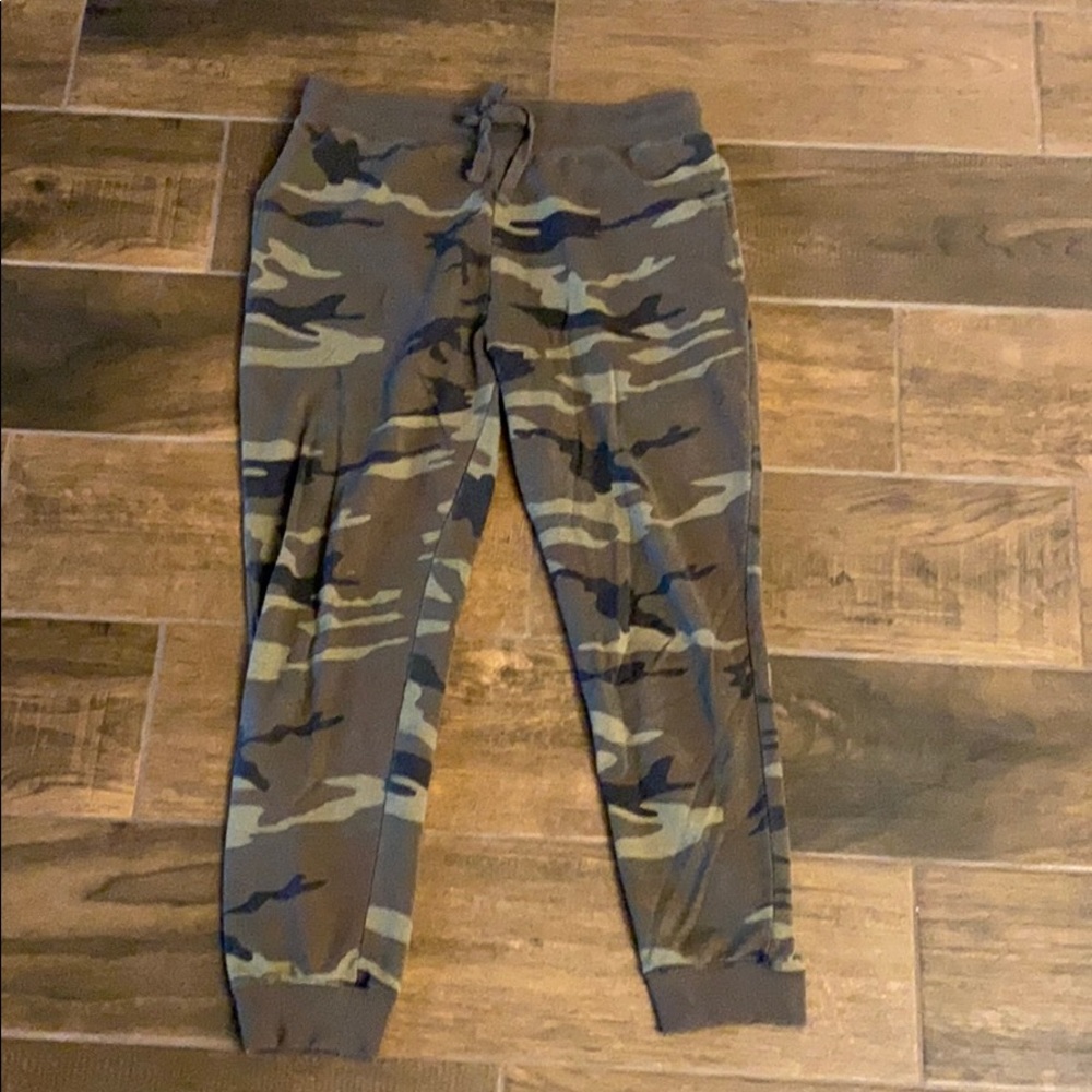 Vici Collection Camo Sweatpants